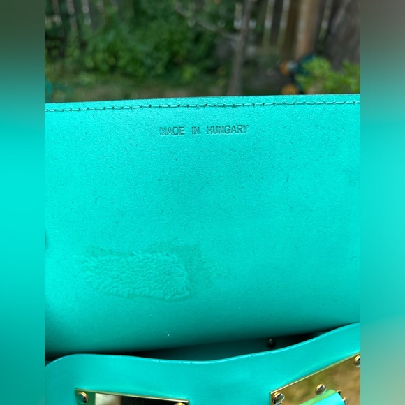 Sophie Hulme Leather Buckled Tote with Frog Charm Flouro Green - Picture 8 of 15